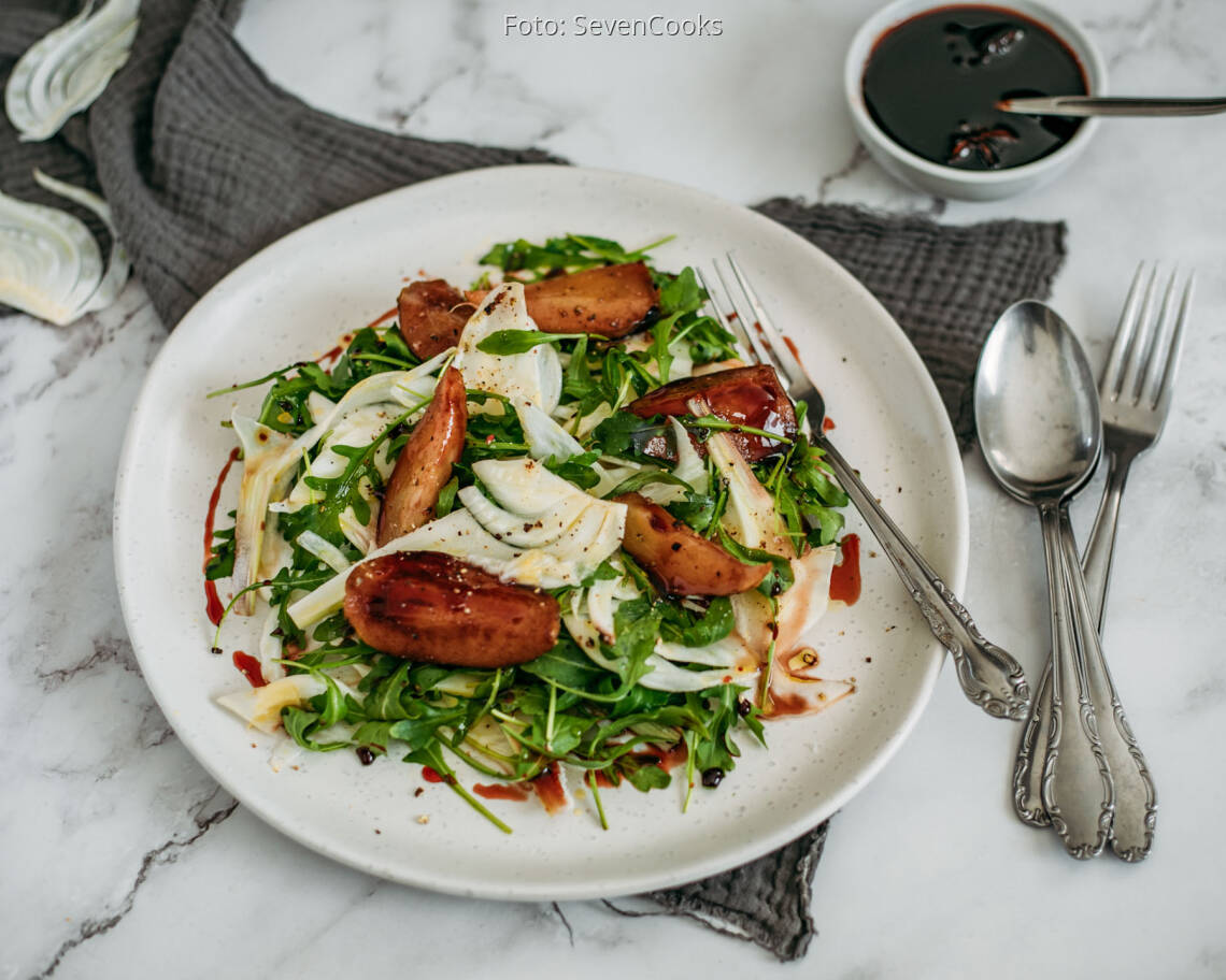 Veganes_Rezept:_Pochierter_Birnen_Fenchel_Salat_mit_Cranberry_neu 2