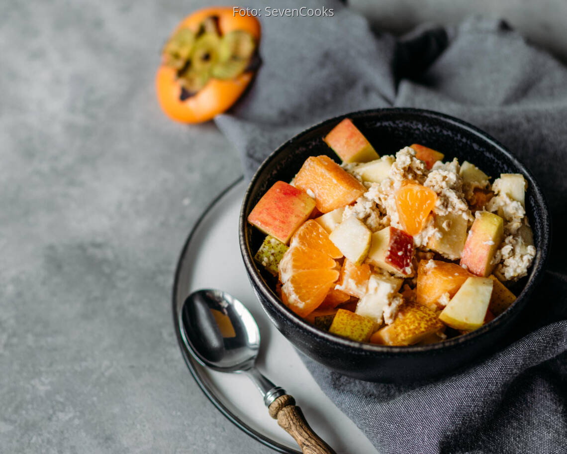 Veganes Rezept: Powerfrühstück mit Obst, Kokosjoghurt und Haferflocken 2