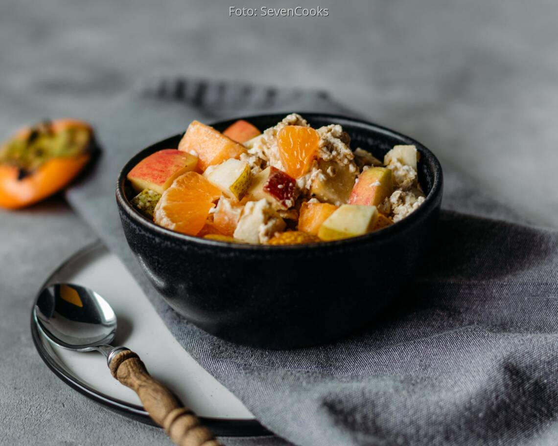 Veganes Rezept: Powerfrühstück mit Obst, Kokosjoghurt und Haferflocken 3