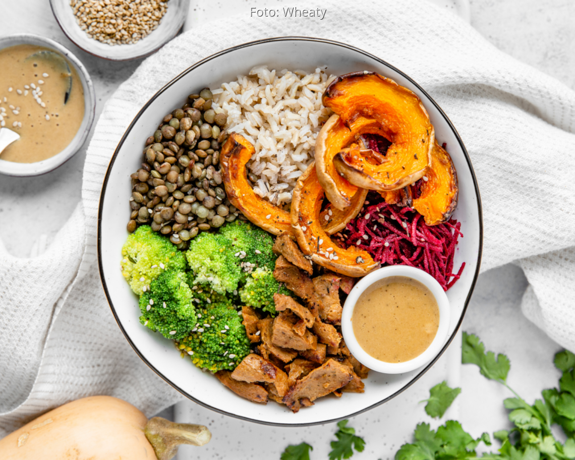 Veganes Rezept: Protein-Bowl mit veganem Gyros von Wheaty