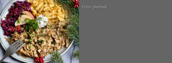 Rezeptbild für "Veganes Pulled mit Spätzle und Rotkraut"