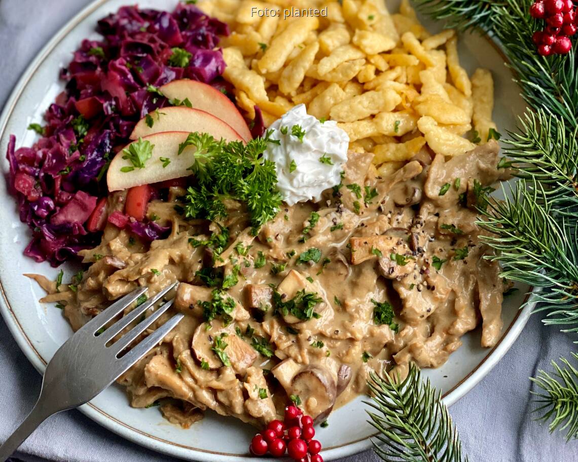 Veganes Rezept: Pulled mit Spätzle und Rotkraut