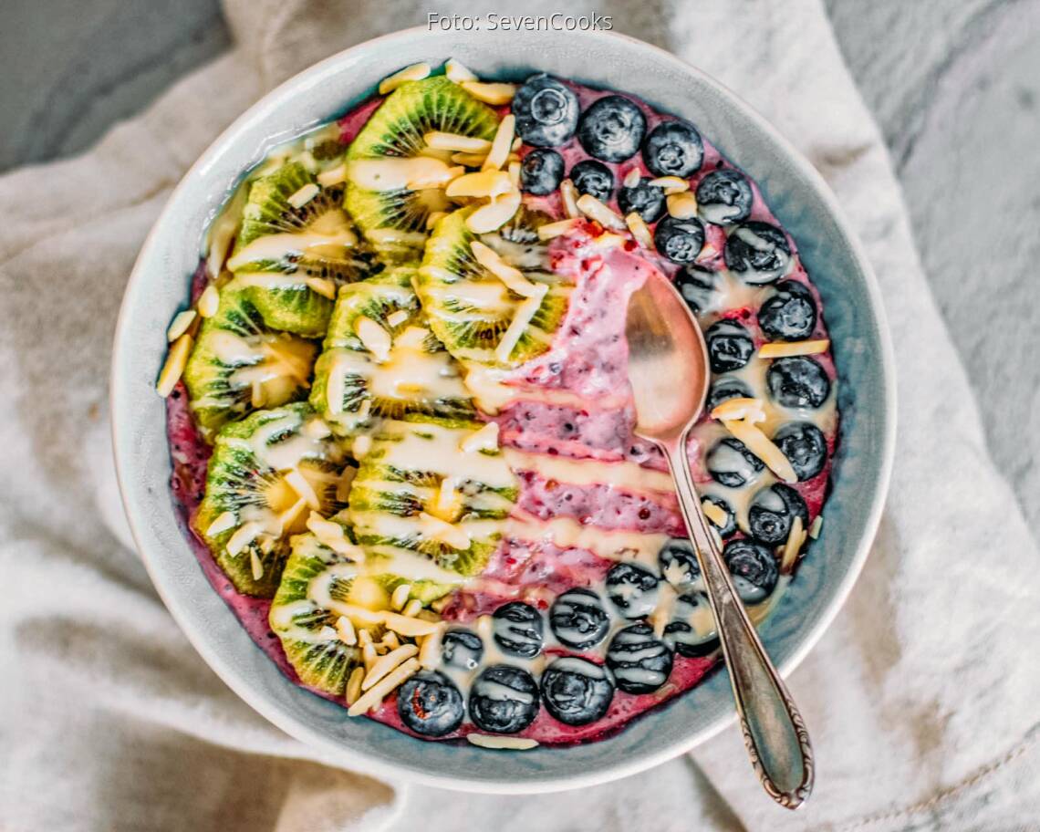 Veganes_Rezept:_Quinoa_Frühstücksbowl_neu 1