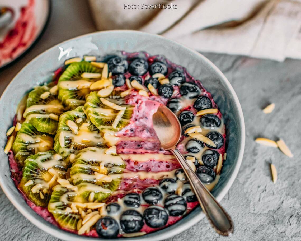 Veganes_Rezept:_Quinoa_Frühstücksbowl_neu 3