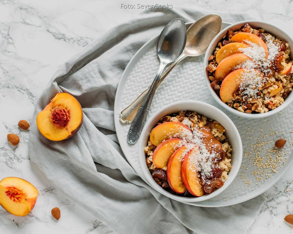 Veganes Rezept: Quinoa-Porridge mit Pfirsich und Mandeln_2