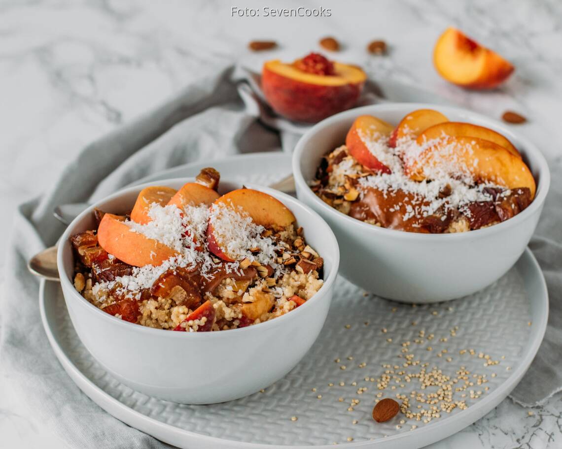 Veganes Rezept: Quinoa-Porridge mit Pfirsich und Mandeln_3