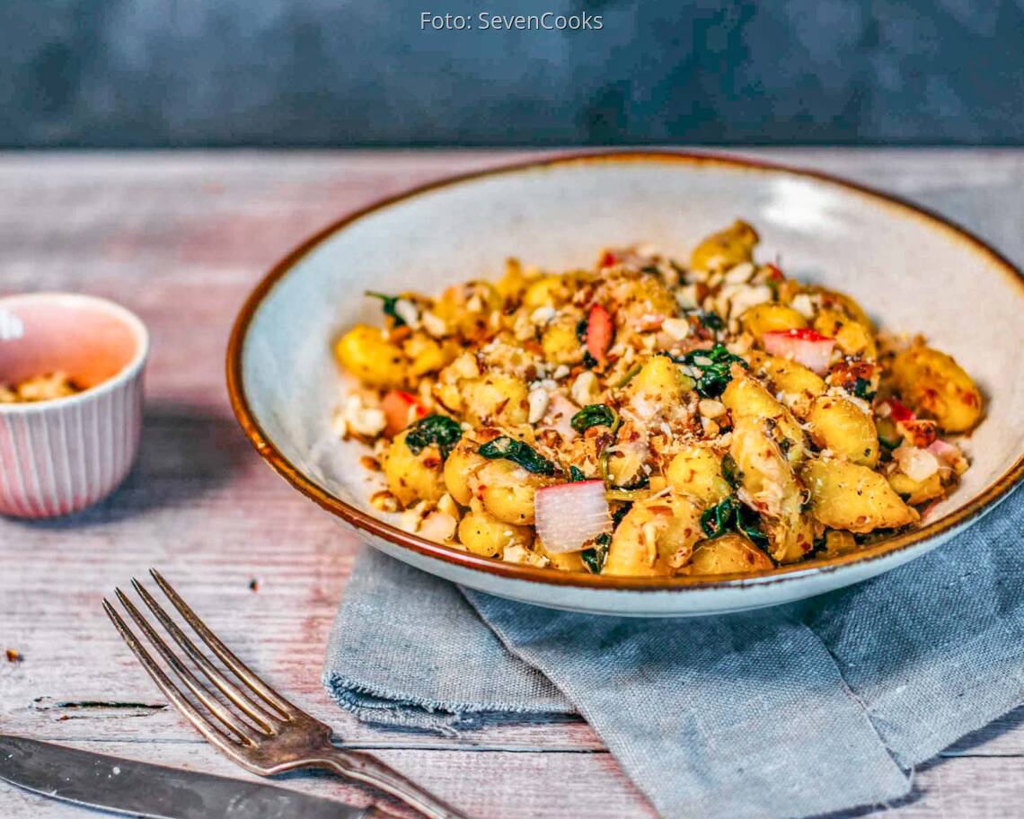 Veganes_Rezept:_Rhabarber_Spinat_Gnocchi_neu 2