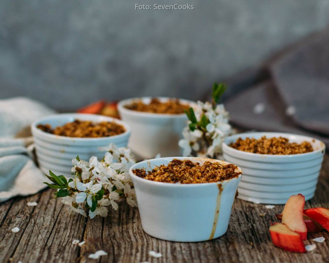 Veganes Rezept: Rhabarber-Crumble vegan 1