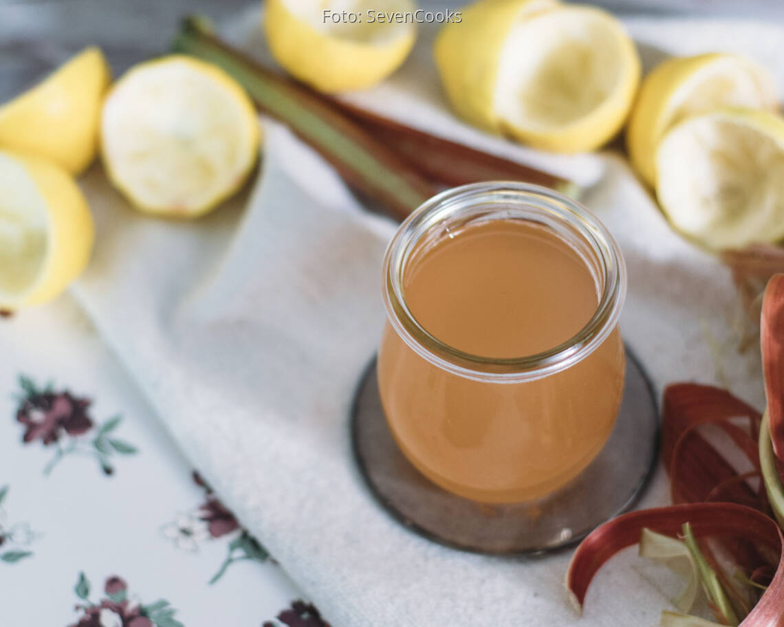 Veganes Rezept: Rhabarber-Sirup_3