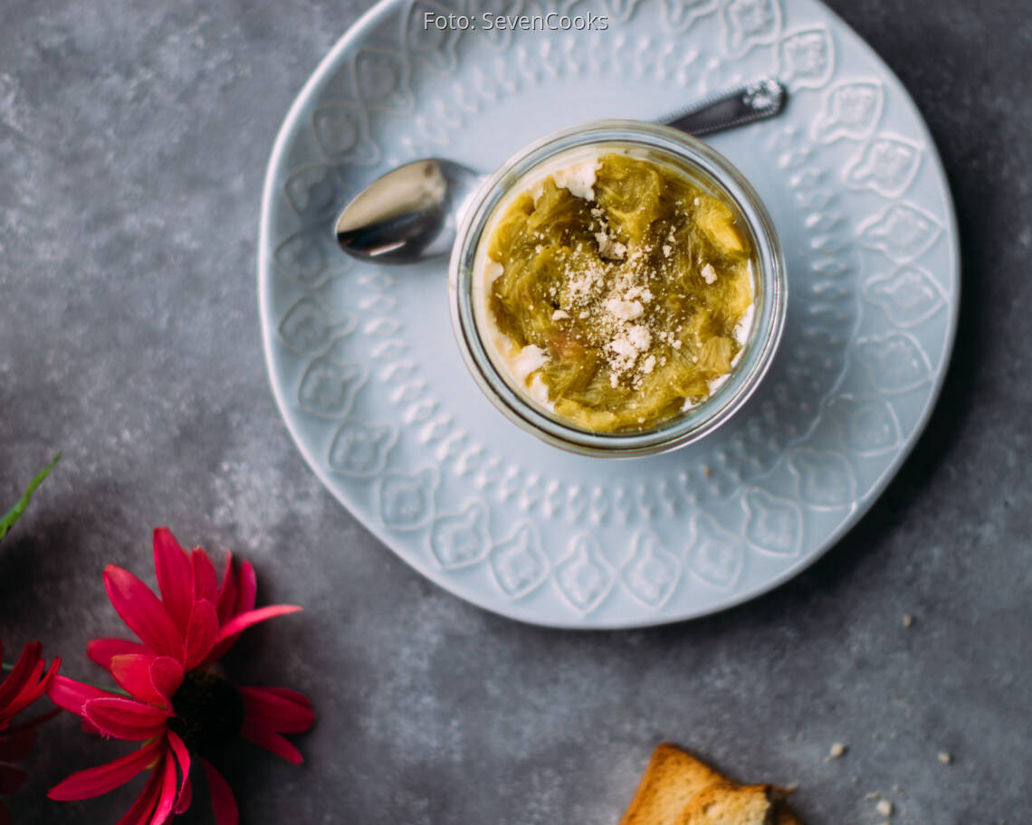 Veganes Rezept: Rhabarber-Tiramisu