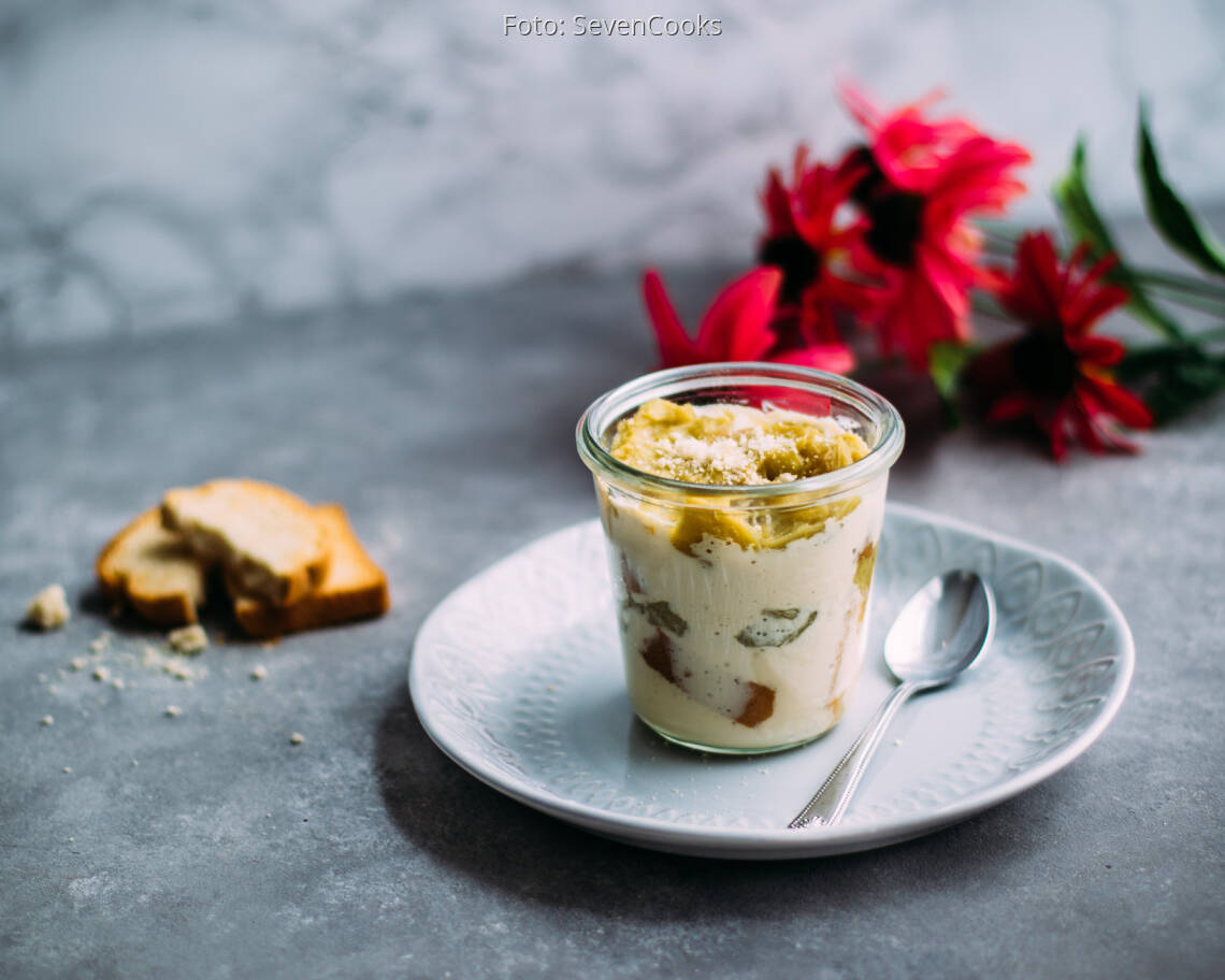 Veganes Rezept: Rhabarber-Tiramisu