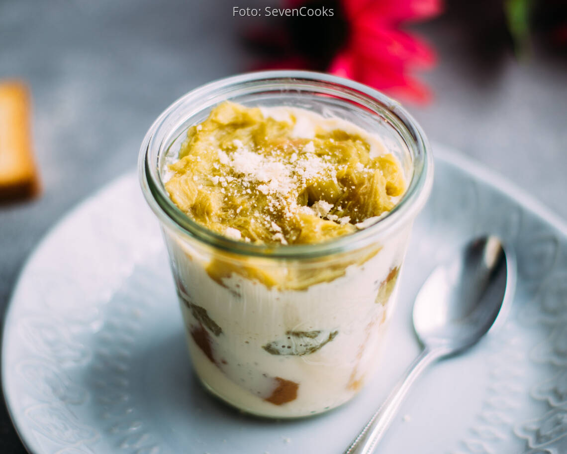 Veganes Rezept: Rhabarber-Tiramisu