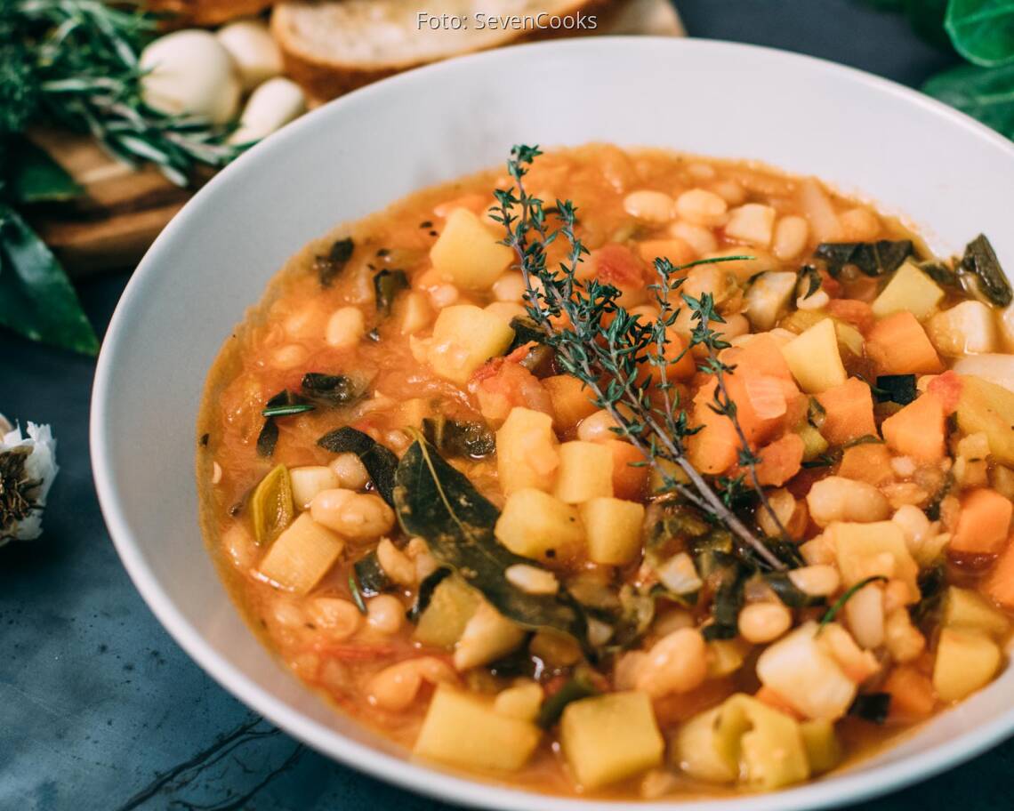 Veganes Rezept: Ribollita mit geröstetem Knoblauchbrot 2