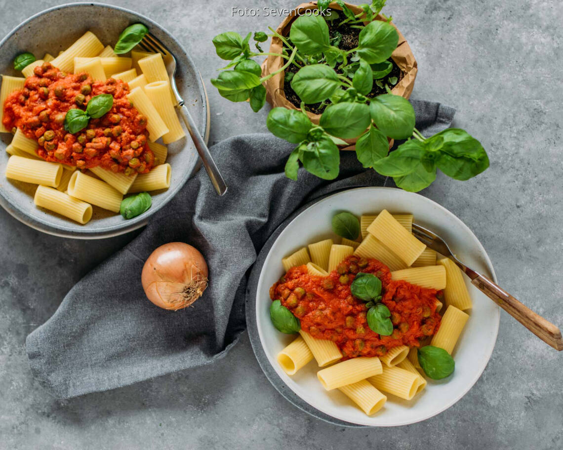 Veganes Rezept: Rigatoni mit Tomaten-Erbsen-Soße 1