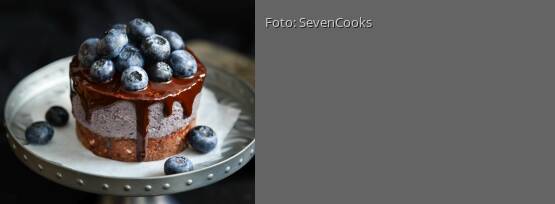 Rezeptbild für "Rohe Törtchen mit Heidelbeeren"