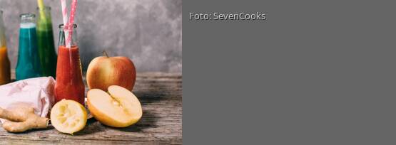 Rezeptbild für "Roter Ingwer Shot mit Beeren und Apfel"