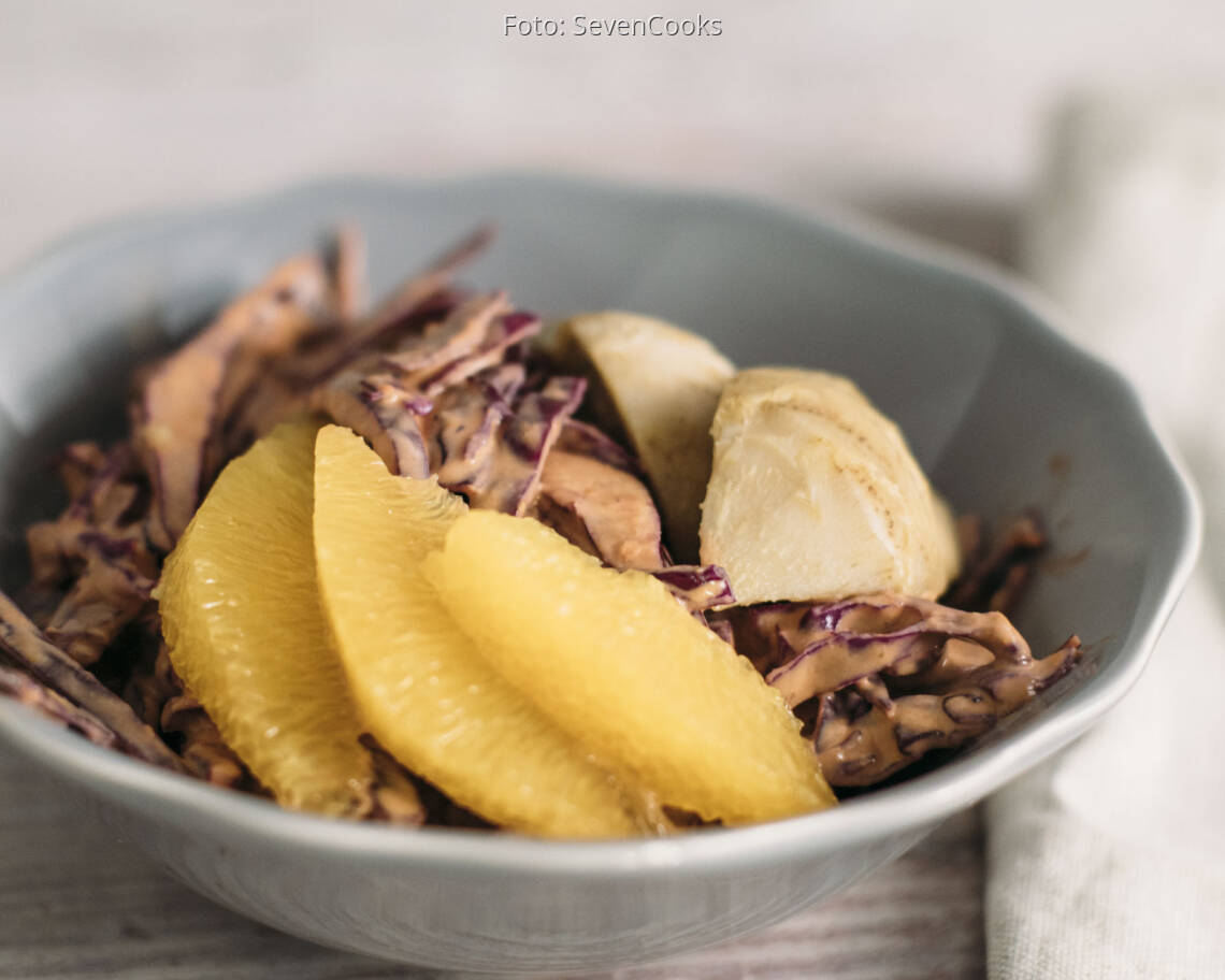 Veganes Rezept: Rotkohlsalat mit Tahin-Dressing 3