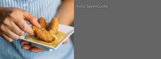 Rezeptbild für "Rösti-Sticks mit veganer Käsesoße"