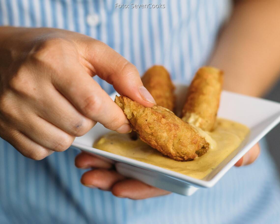 Veganes Rezept: Rösti Sticks mit veganer Käsesoße