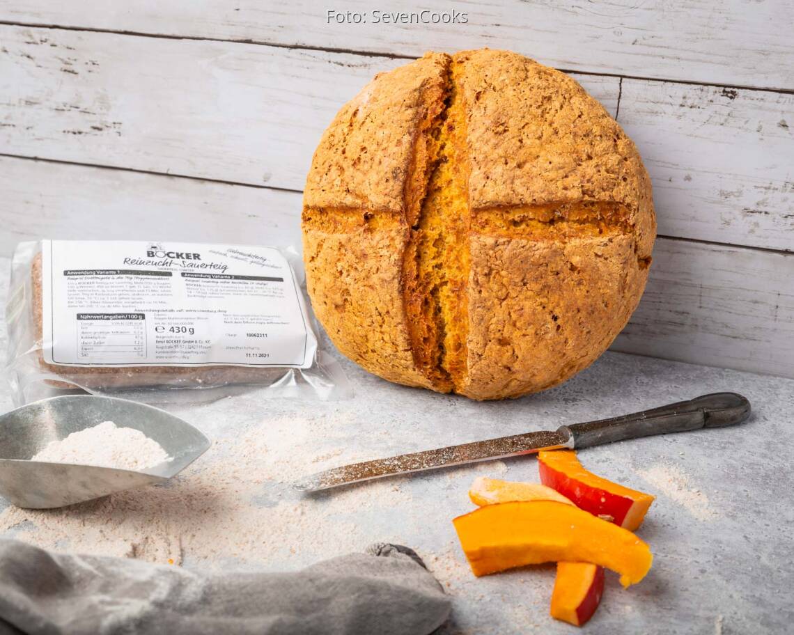 Veganes Rezept: Saftiges Weizenmischbrot mit Kürbis 1