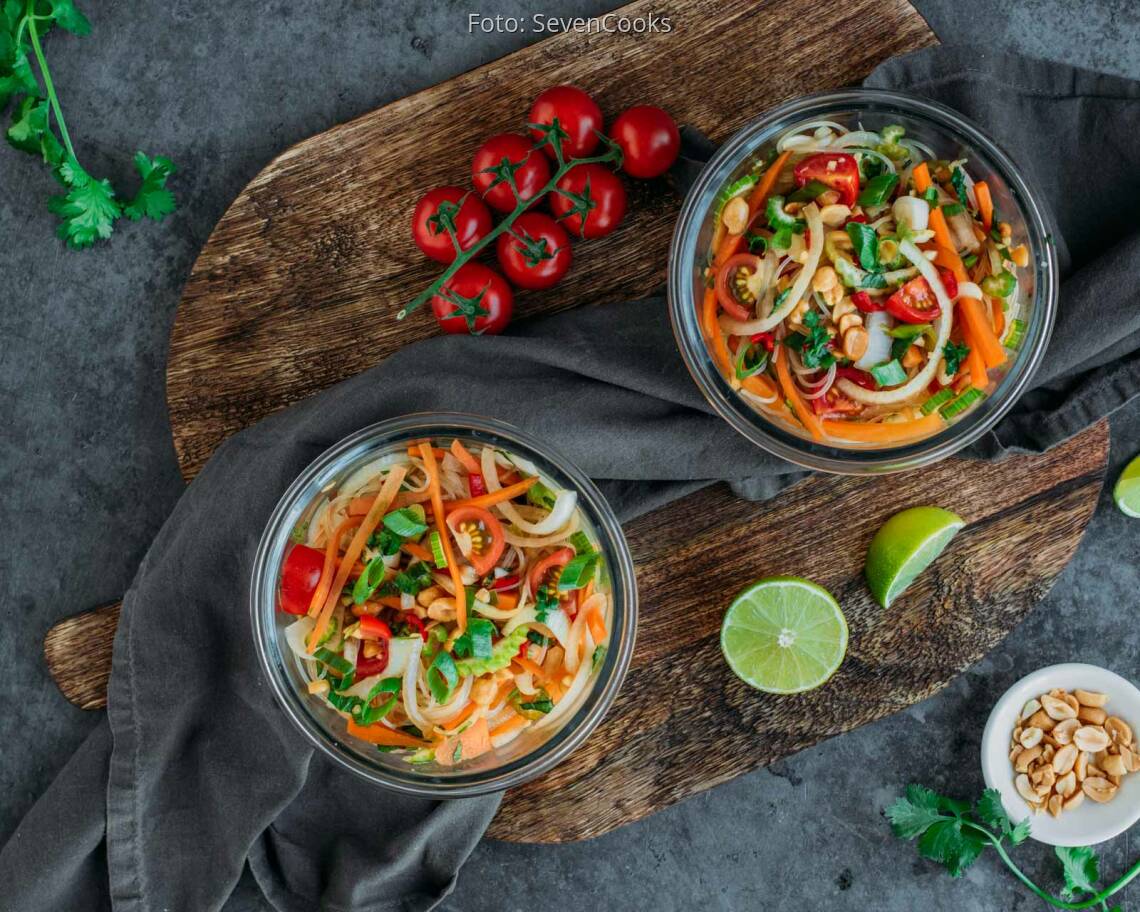 Veganes Rezept: Scharfer Glasnudel-Salat 2