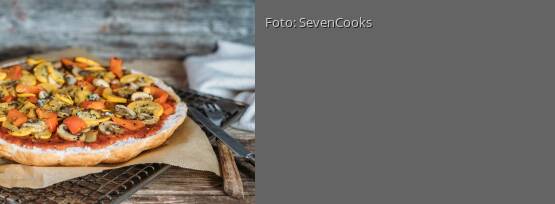 Rezeptbild für "Schnelle Fladenbrotpizza mit Antipasti"