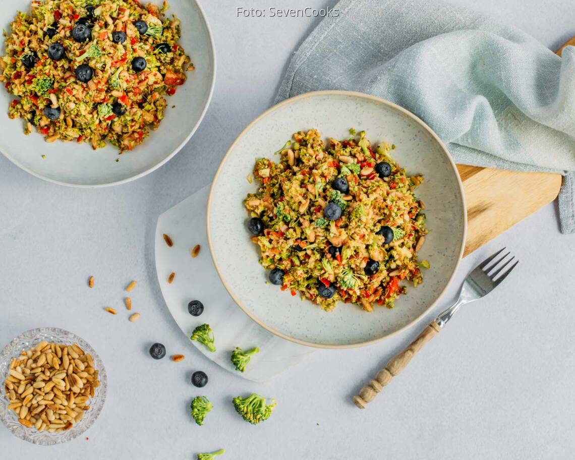 Veganes Rezept: Schneller Brokkoli-Salat aus dem Mixer 1