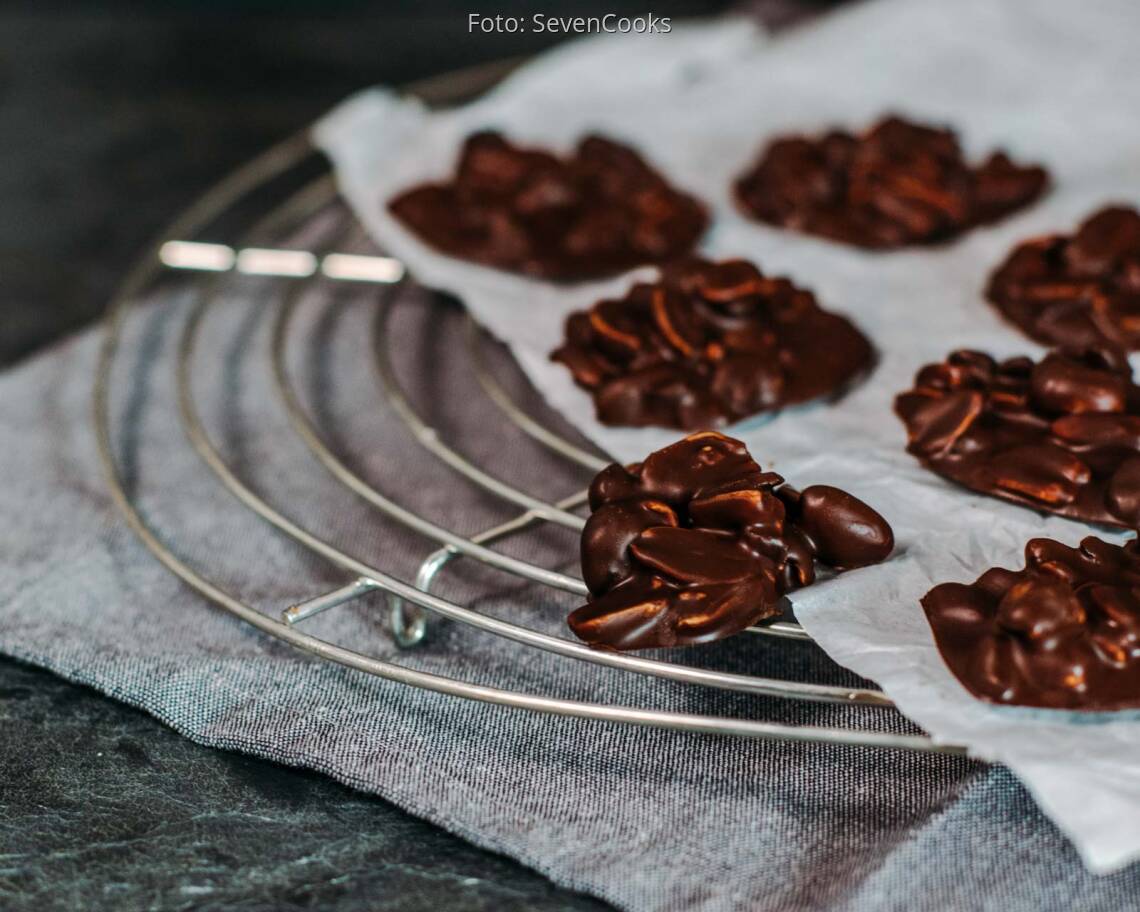 Veganes Rezept: Schoko-Bites mit Erdnüssen und Cranberries_1