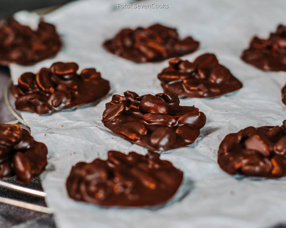 Veganes Rezept: Schoko-Bites mit Erdnüssen und Cranberries_3