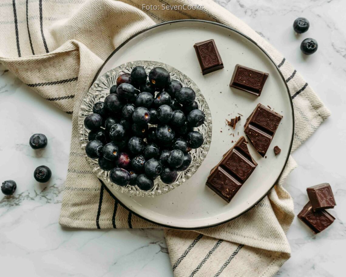 Veganes Rezept: Schokolade und Heidelbeeren