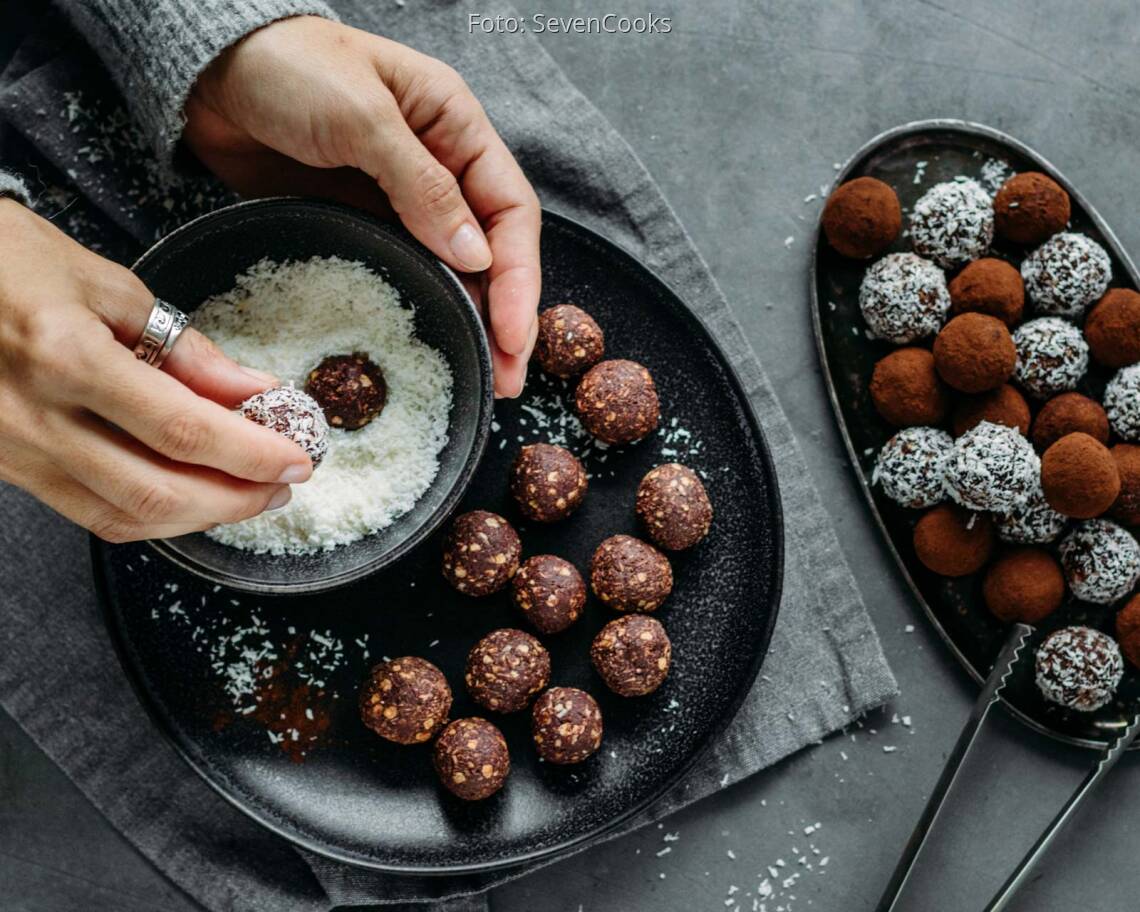 Veganes Rezept: Schokoladen-Kokos-Kugeln 3