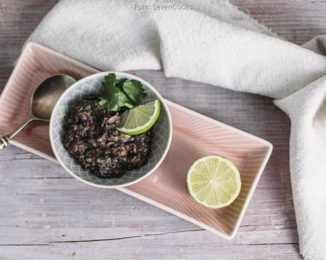 Veganes Rezept: Schwarzes Bohnenmus 1