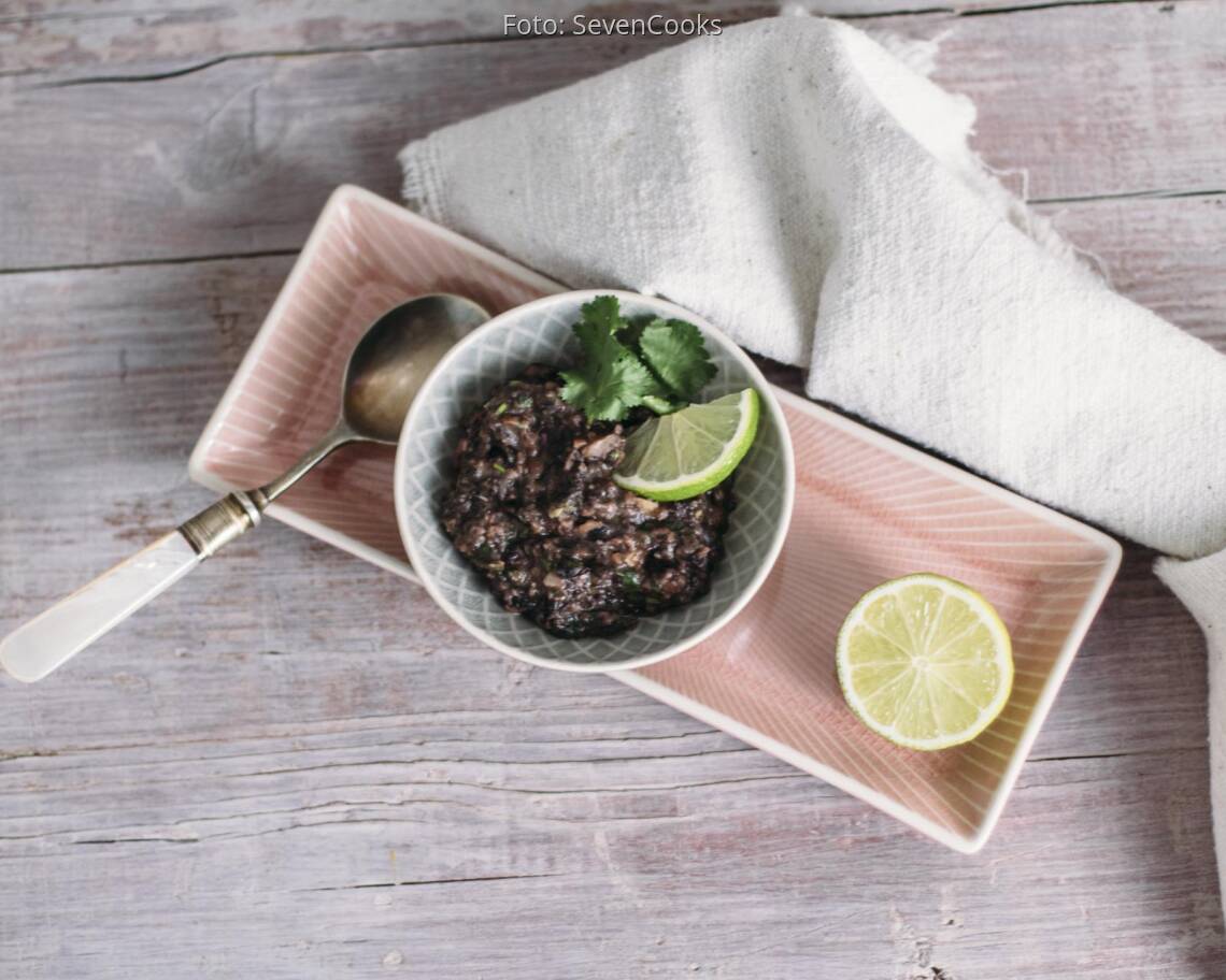 Veganes Rezept: Schwarzes Bohnenmus 2