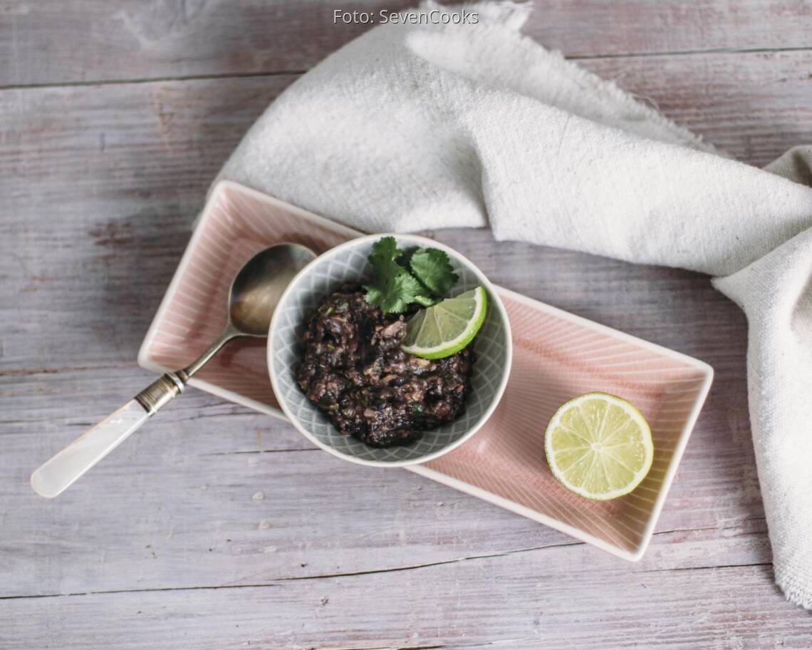 Veganes Rezept: Schwarzes Bohnenmus 3
