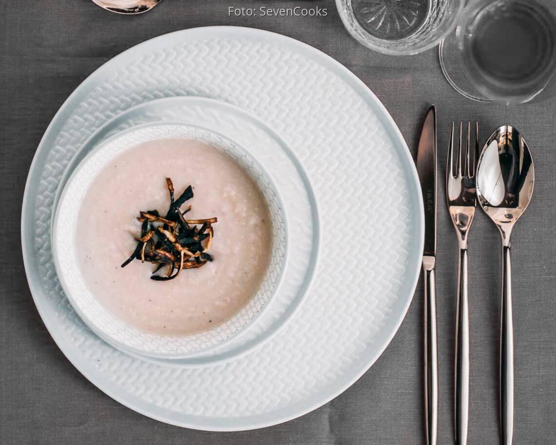 Veganes_Rezept:_Schwarzrettichsuppe_mit_Gemüsechips_1