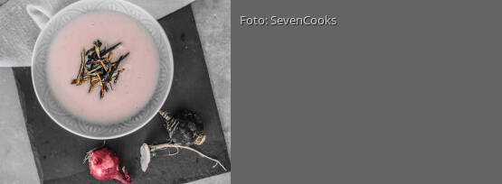 Rezeptbild für "Schwarzrettichsuppe mit Gemüsechips"