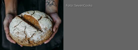 Rezeptbild für "Selbstgebackenes Sauerteigbrot"