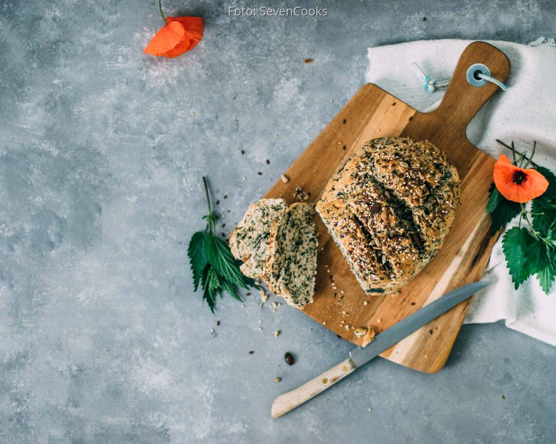 Veganes Rezept: Selbstgemachtes Brennnesselbrot