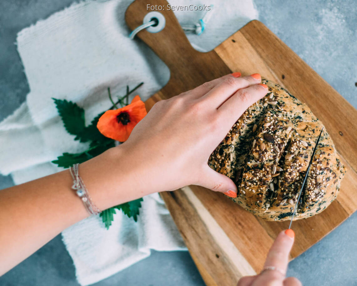 Veganes Rezept: Selbstgemachtes Brennnesselbrot