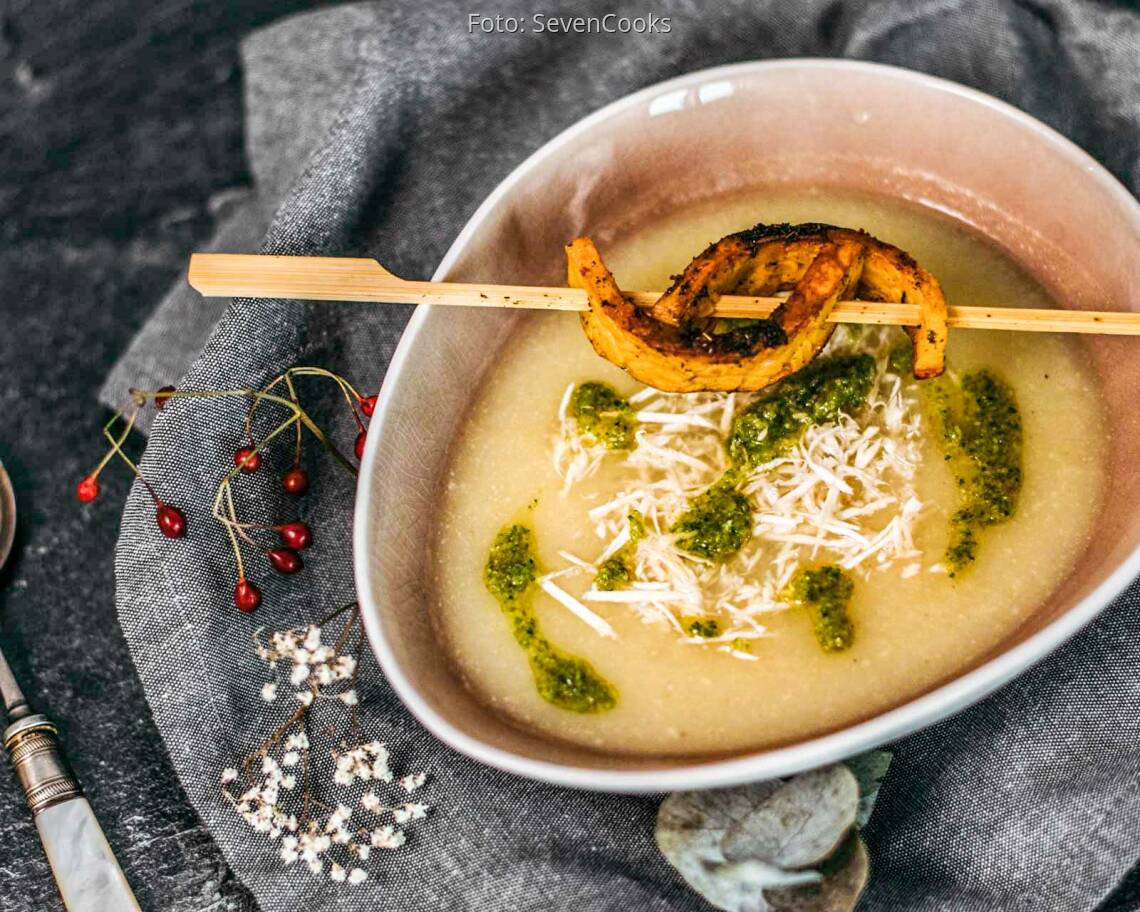 Veganes_Rezept:_Selleriesuppe_mit_Tempeh_Sticks_neu 2