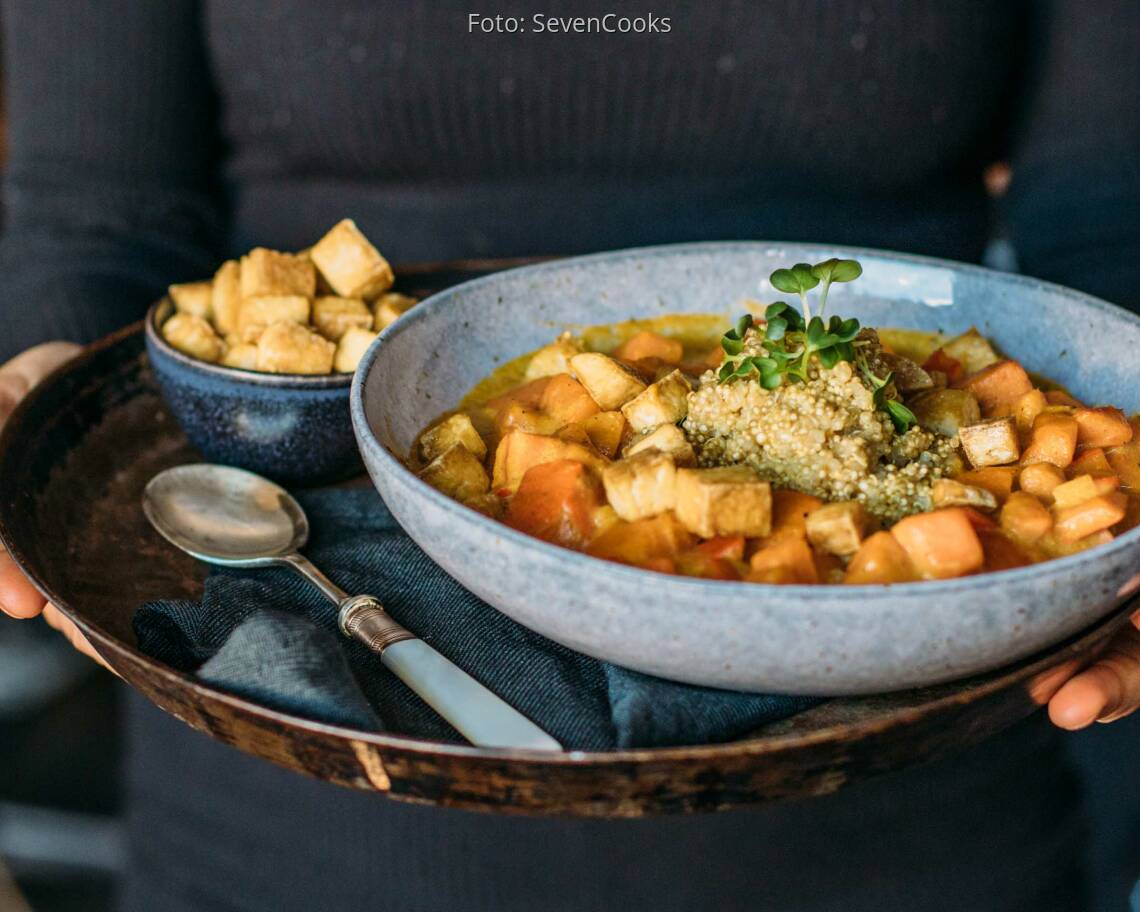 Veganes Rezept: Süßkartoffel Kürbis Ragout an Quinoa
