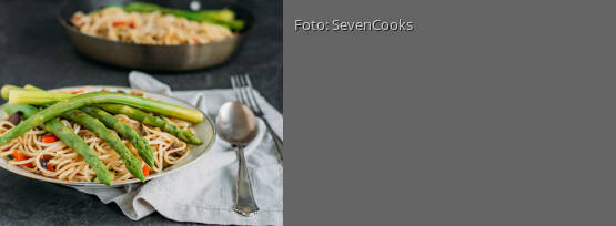 Rezeptbild für "Spaghetti mit Gemüsewürfel und grünem Spargel"