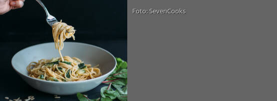 Rezeptbild für "Spaghetti mit veganer Zucchinisoße"