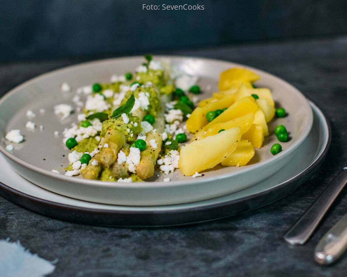 Veganes Rezept: Spargel mit Erbsen-Minz-Soße 3