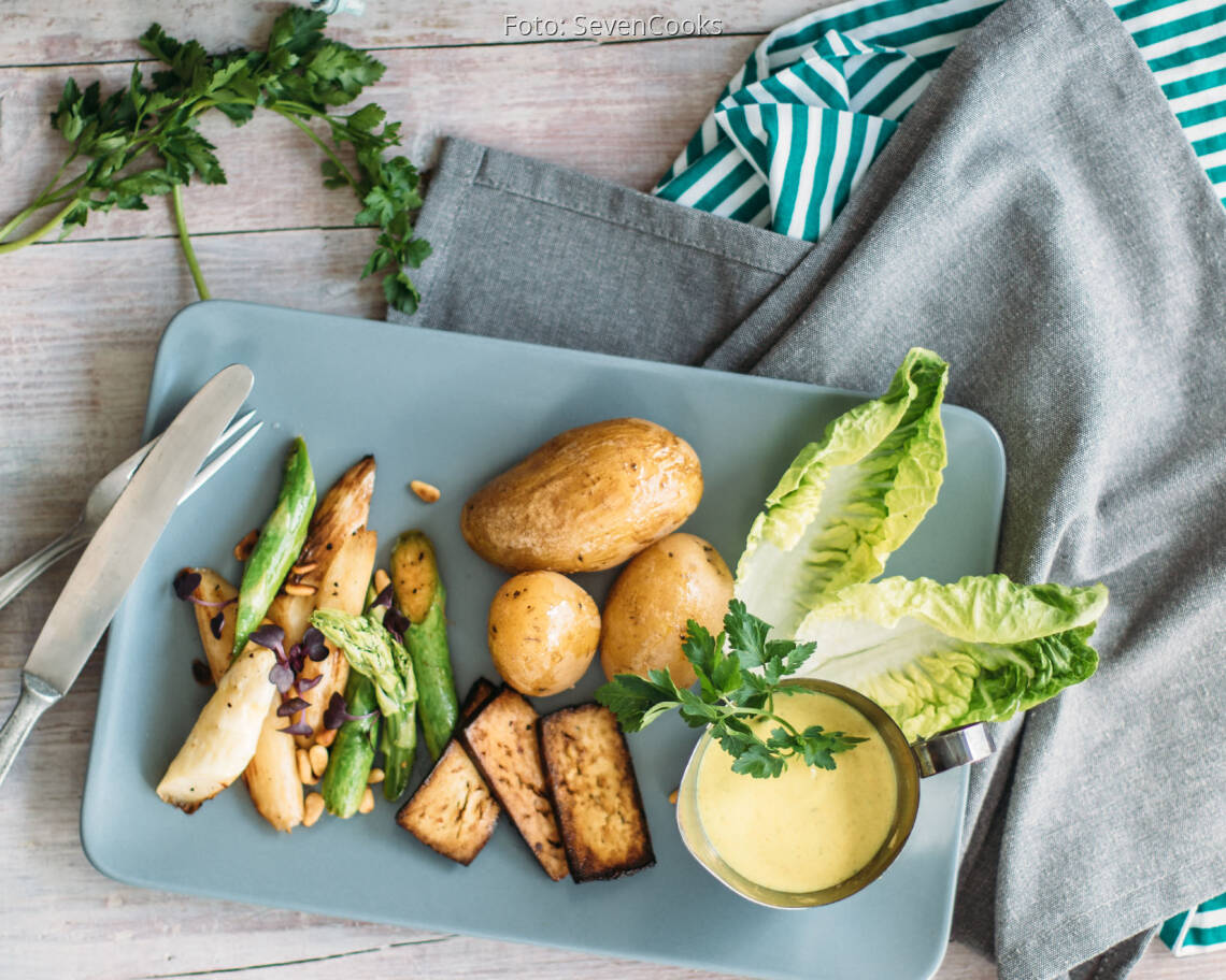Veganes Rezept: Spargel mit veganer Sauce Hollandaise