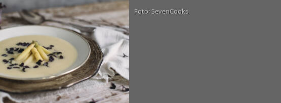 Rezeptbild für "Spargelsuppe mit Rettichkresse und blanchiertem Zitronenspargel"