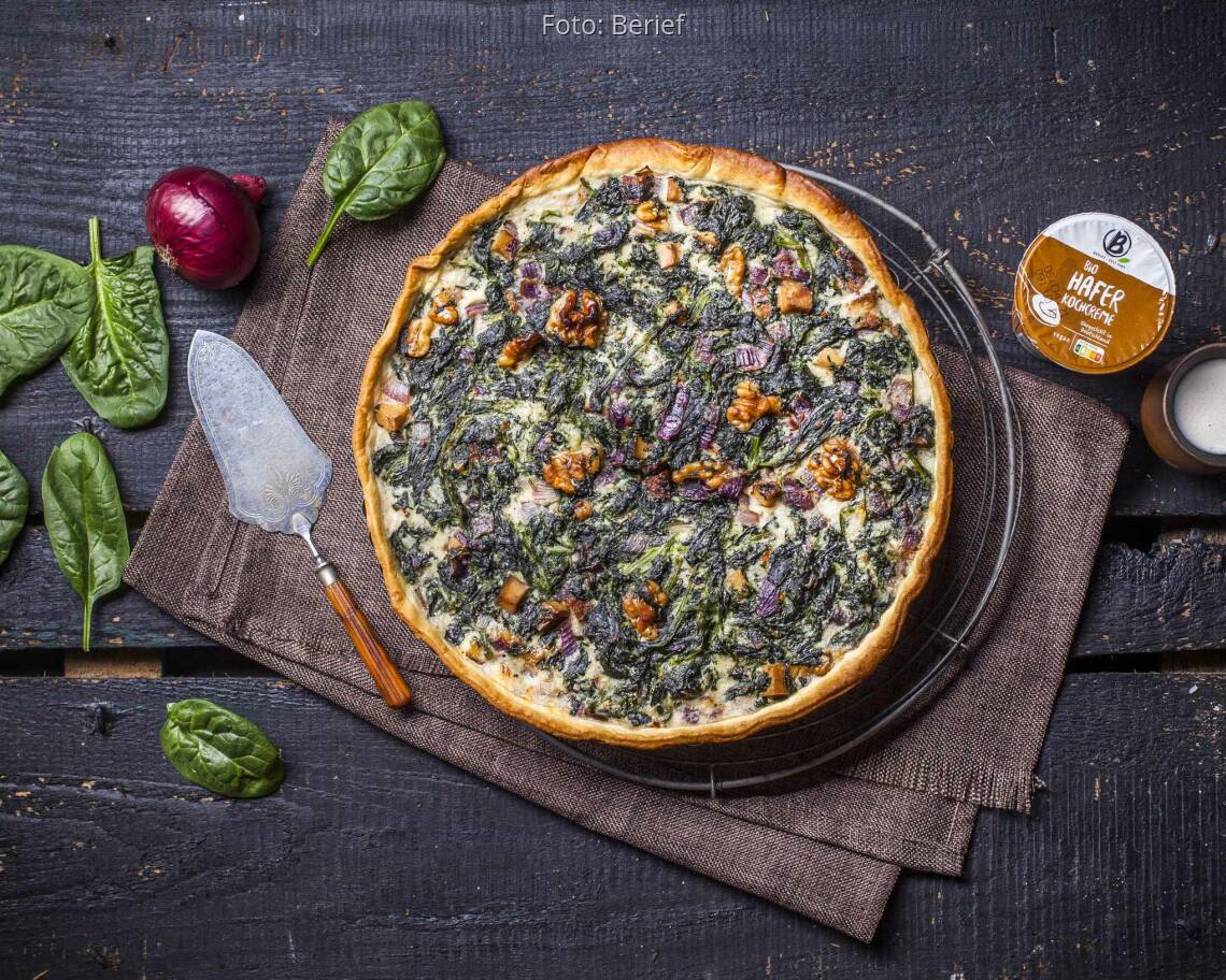 Veganes Rezept: Spinat-Quiche mit Räuchertofu von Berief