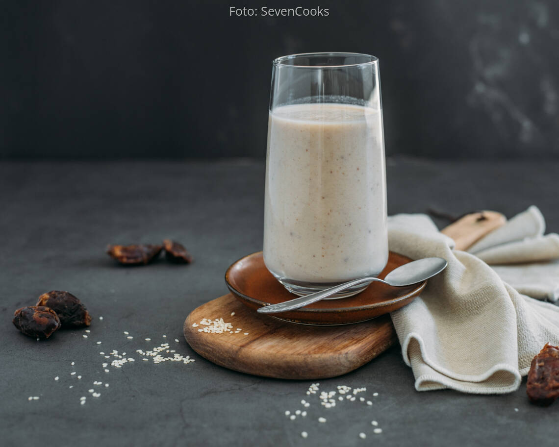 Veganes Rezept: Tahini Dattel Smoothie 2