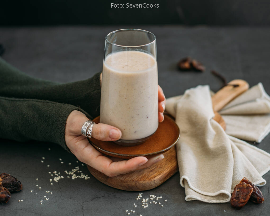 Veganes Rezept: Tahini Dattel Smoothie 3