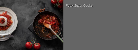 Rezeptbild für "Tomaten-Knoblauch-Pfanne mit Datteln und Reis"